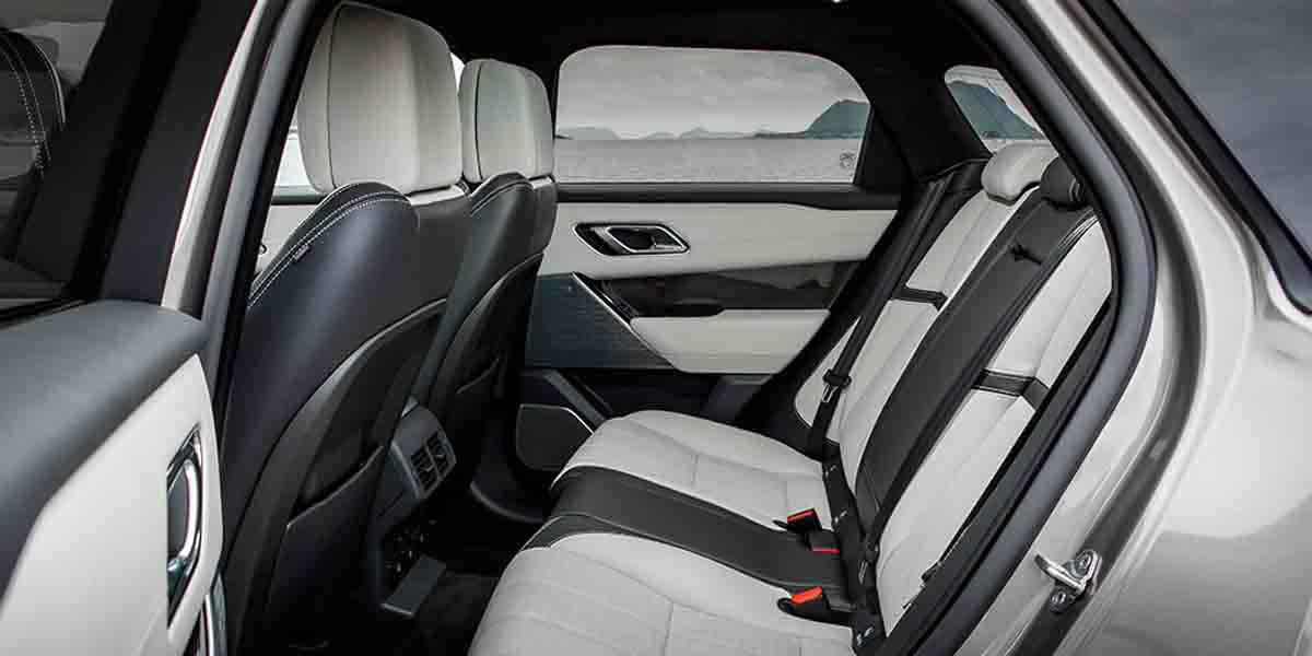 фото заднее кресло внедорожника Range Rover Velar
